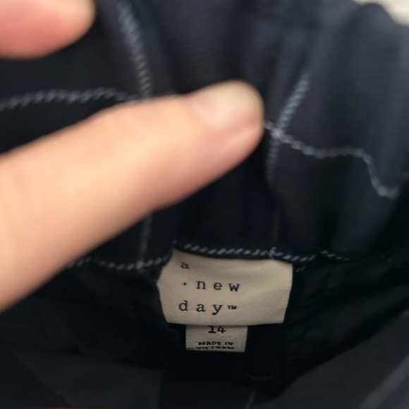 A New Day Women’s Navy/White Checkered Pants NWT, Belted with Front/Back Pockets - Picture 10 of 10